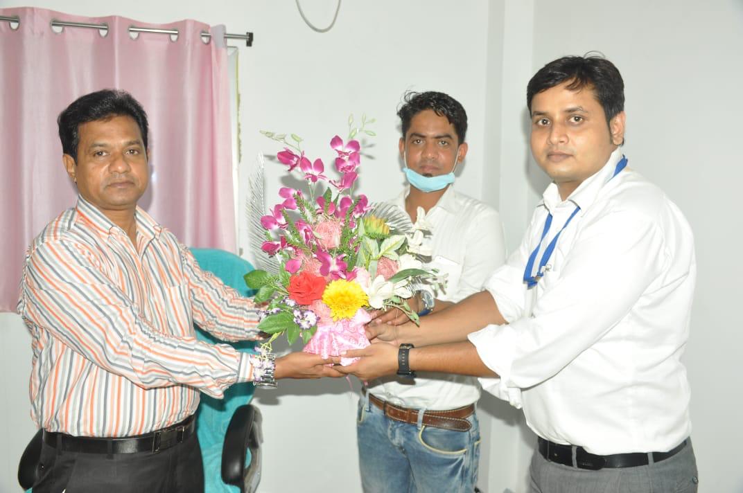 Certificate Distribution Photo 2